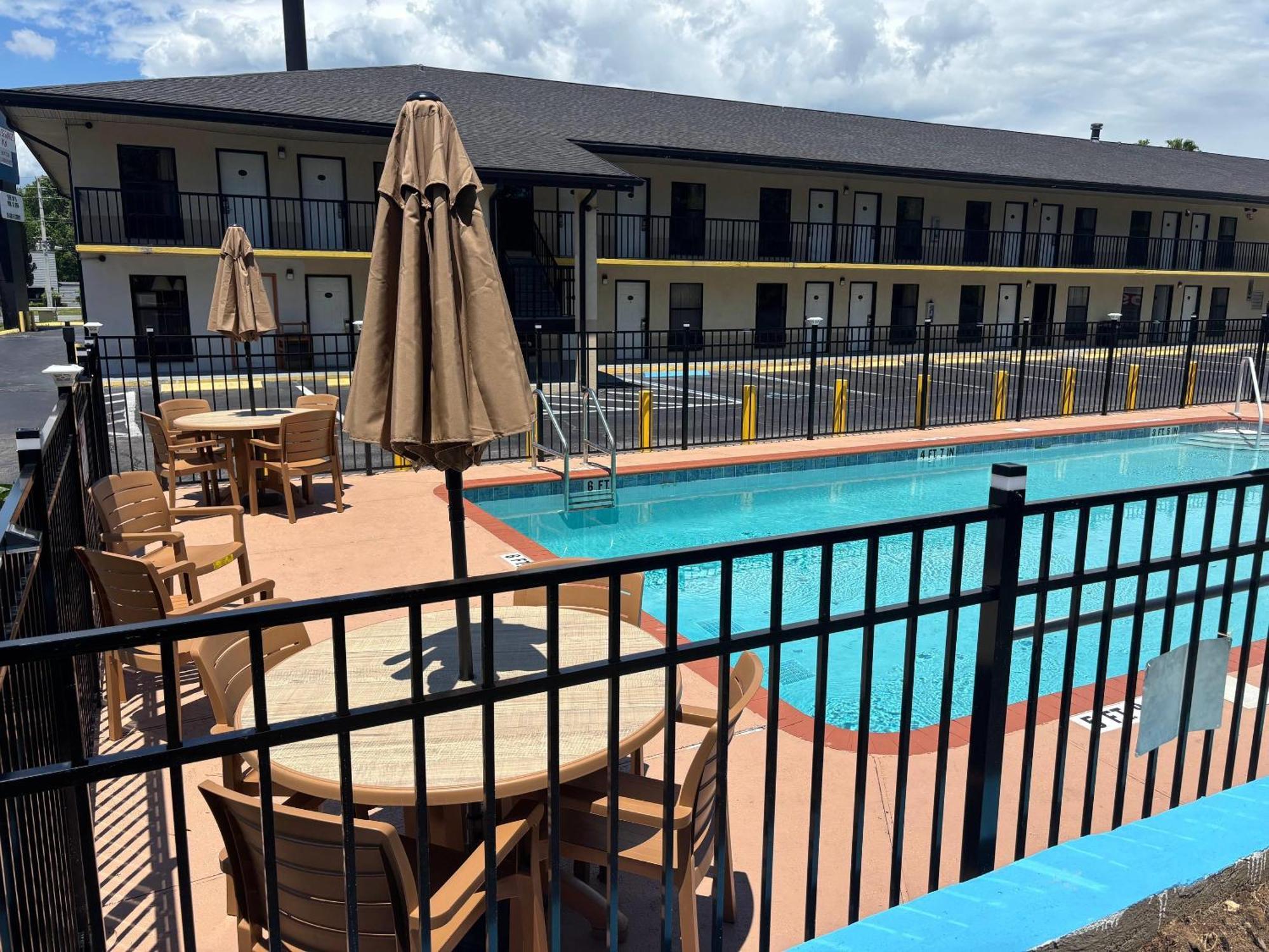 High Springs Inn Soon To Be Clarion Pointe Alachua Exterior foto